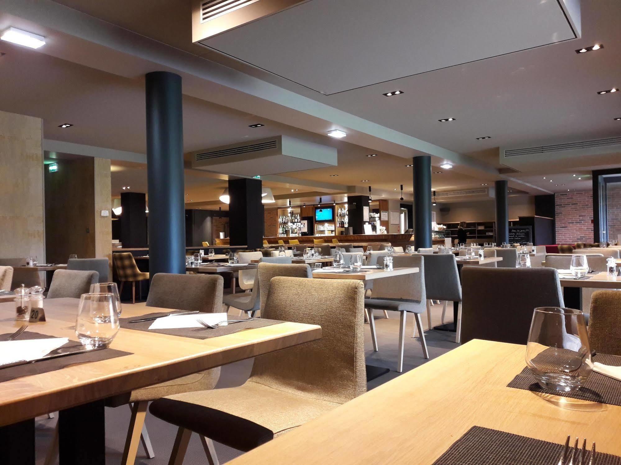 Domaine Du Gouverneur, Hotel, Restaurant & Golf Monthieux Luaran gambar