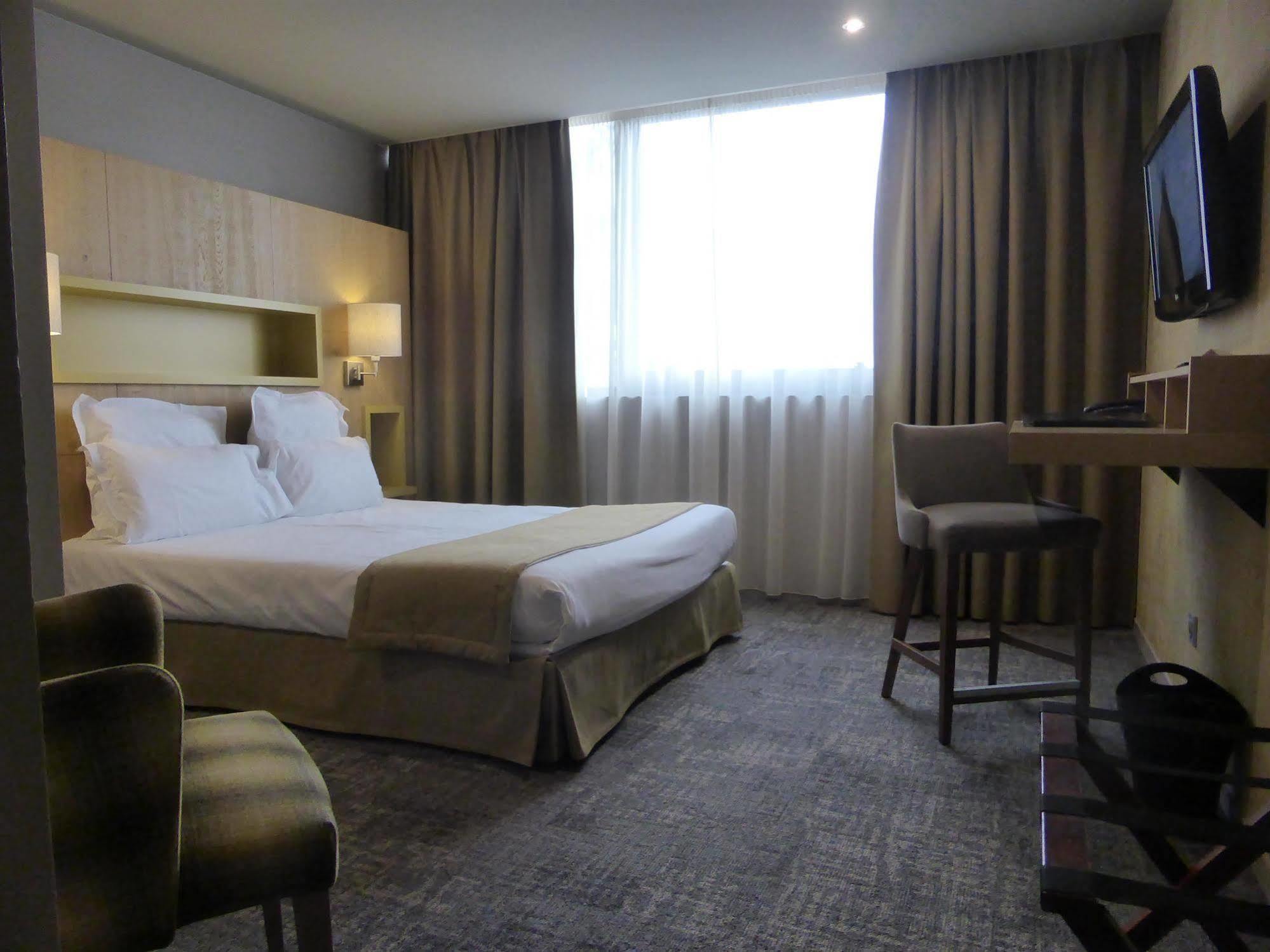 Domaine Du Gouverneur, Hotel, Restaurant & Golf Monthieux Luaran gambar