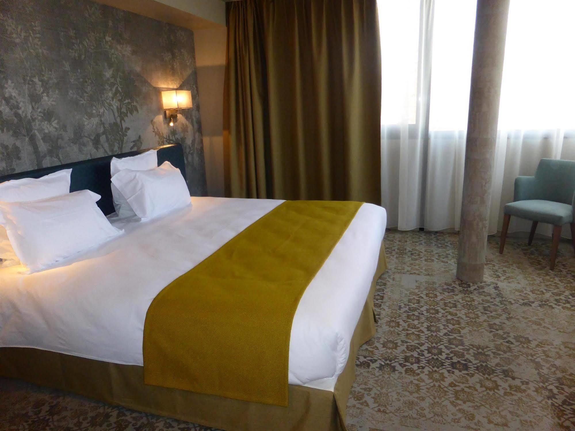 Domaine Du Gouverneur, Hotel, Restaurant & Golf Monthieux Luaran gambar